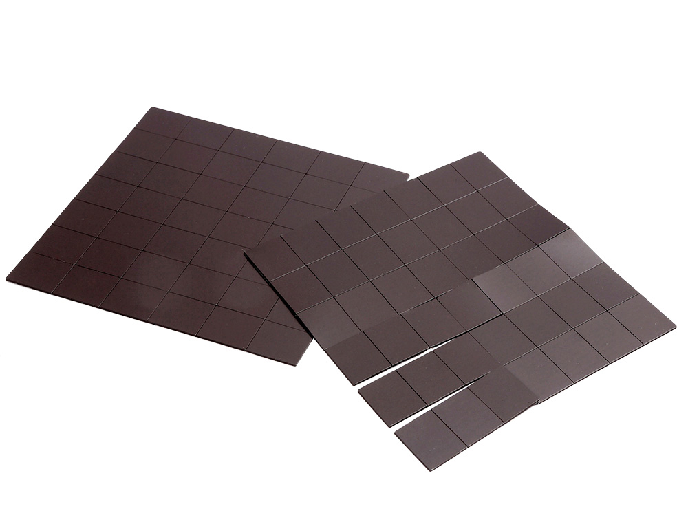 AIMANT ADHESIF O'COLOR 25X20MM COLORIS BLANC ET NOIR SACHET 168 UNITES