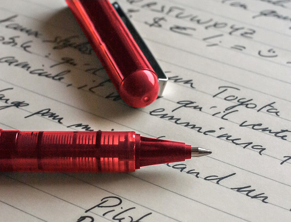 ROLLER PILOT VBALL 5 ÉCRITURE FINE 0.3MM ENCRE LIQUIDE NIVEAU VISIBLE RÉGULATEUR DÉBIT CLIP MÉTAL COLORIS ROUGE
