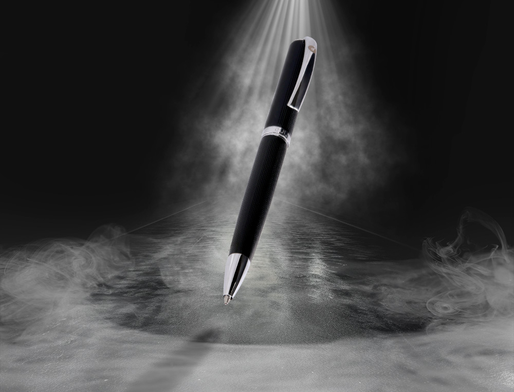ROLLER BELIUS TURBO ALUMINIUM TEXTURE POINTILLEE ATTRIBUTS ARGENT ENCRE BLEUE COLORIS NOIR DANS COFFRET CADEAU