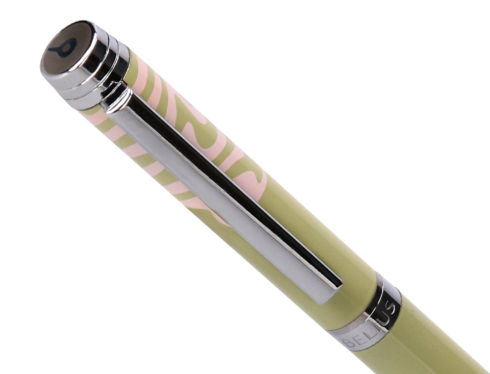 STYLO-BILLE BELIUS INK DREAMS ALUMINIUM ATTRIBUTS ARGENT ENCRE BLEUE COLORIS VERT MATCHA ONDULATIONS ROSE COFFRET CADEAU