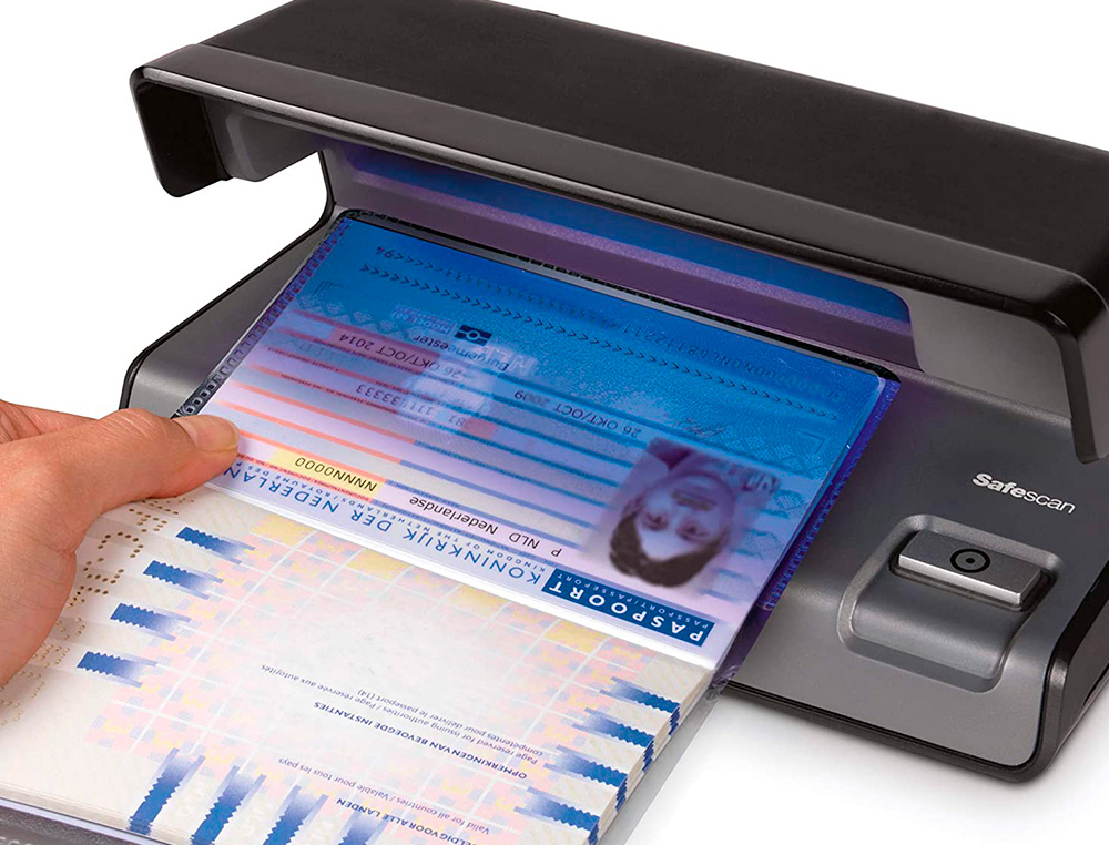 DETECTEUR SAFESCAN FAUX BILLETS ET DOCUMENTS MODE DETECTION UV 50 COLORIS NOIR